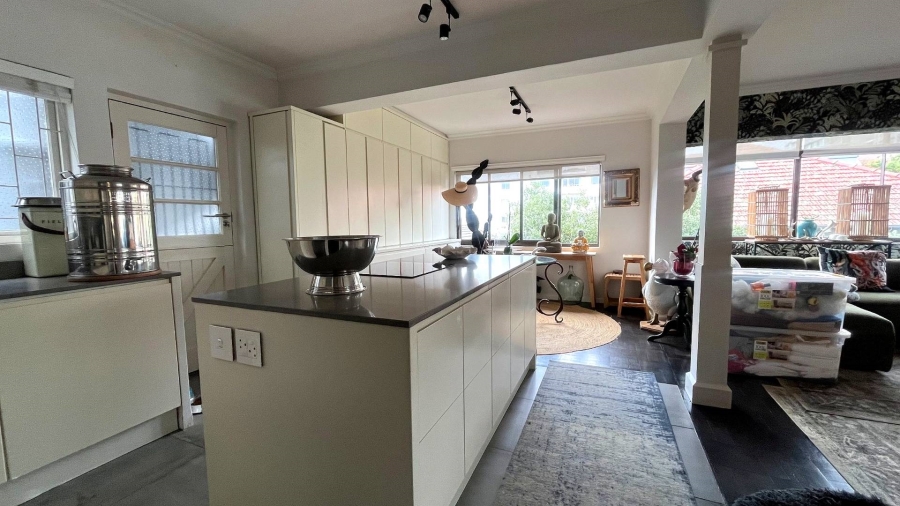 To Let 1 Bedroom Property for Rent in Bantry Bay Western Cape